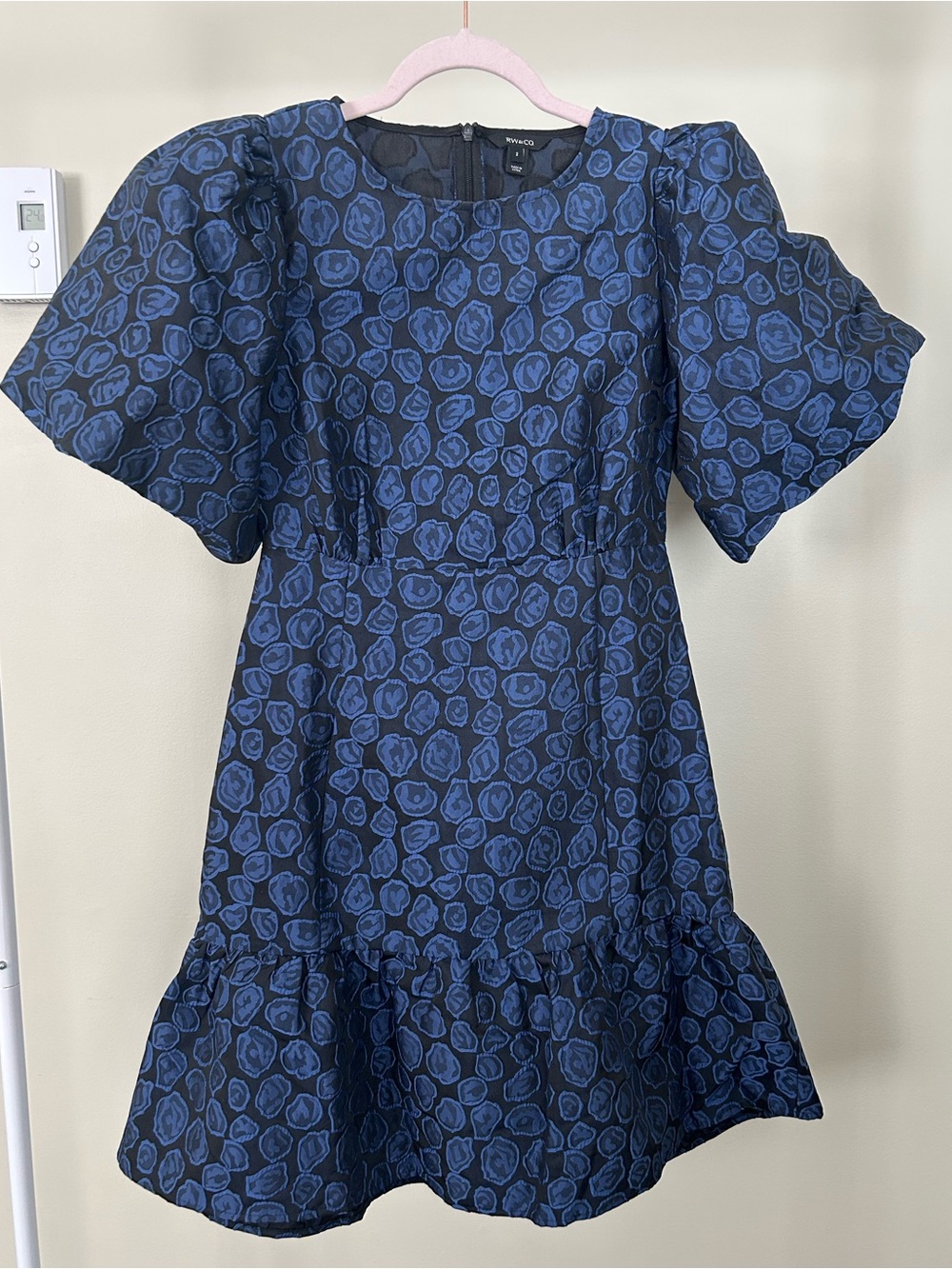 RW&CO. Navy Puff-Sleeve Patterned Jacquard Dress